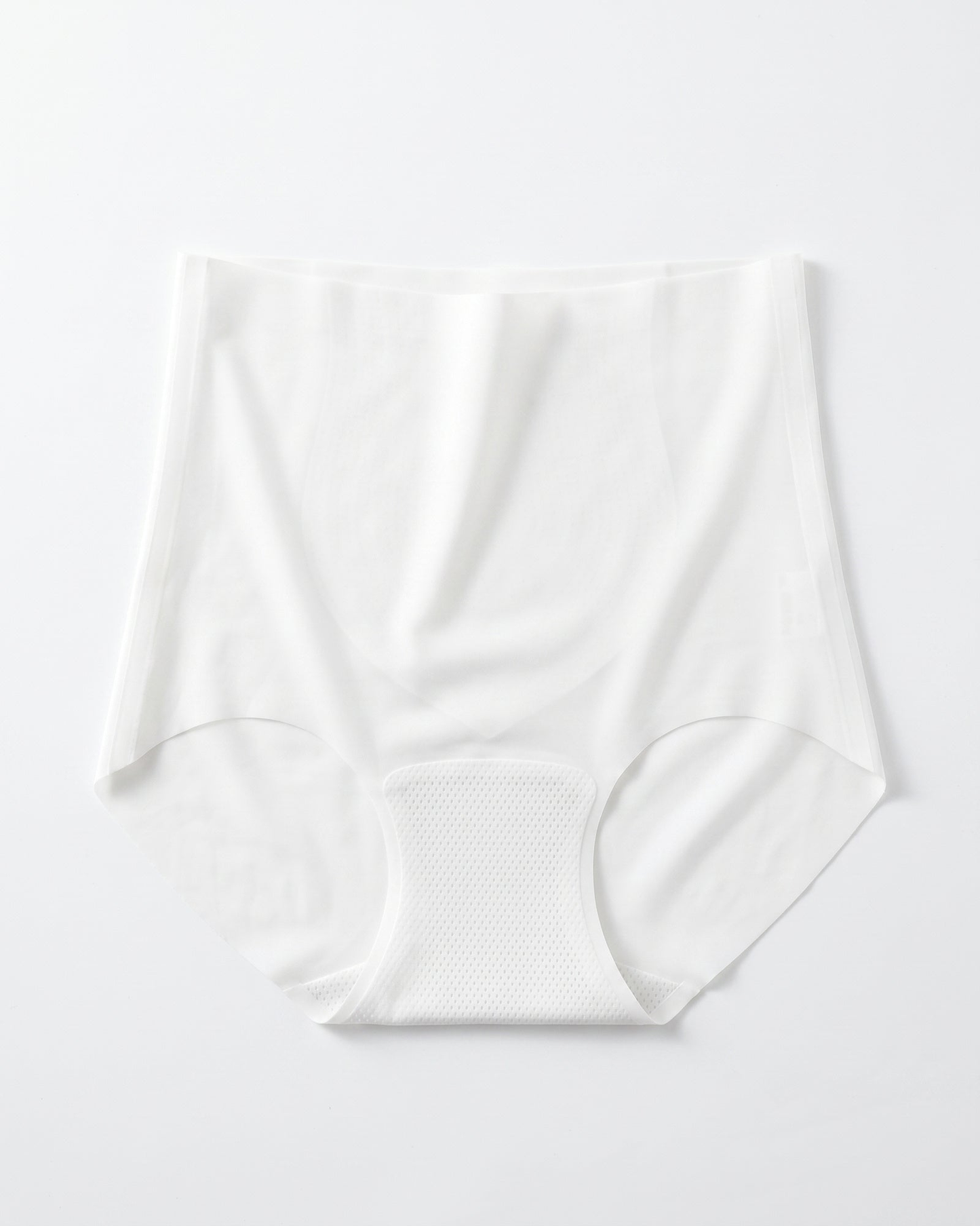LI0023 white flat-lay